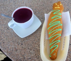 Colada morada y guagua de pan de La Unión.
